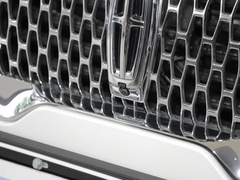 2022款 3.0T V6 四驱行政版