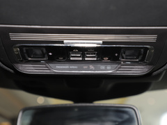 2022款 3.0T V6 四驱行政版