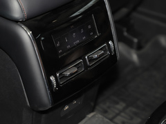 2022款 3.0T V6 四驱行政版