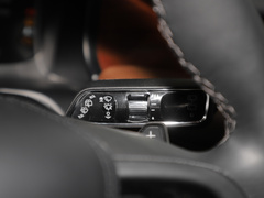2022款 3.0T V6 四驱行政版