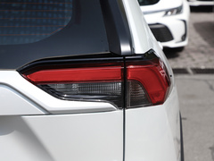2022款 2.0L CVT两驱风尚Plus版