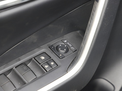 2022款 2.0L CVT两驱风尚Plus版