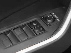 2022款 2.0L CVT四驱风尚Plus版