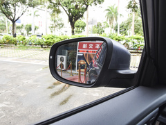 2022款 超级英雄版 1.5L 手动时尚型