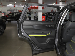 2022款 1.5T CVT 贵妃黄限定版 尊贵型