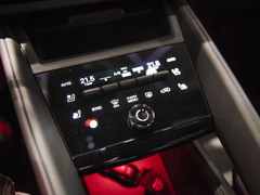 2024款 Macan 4
