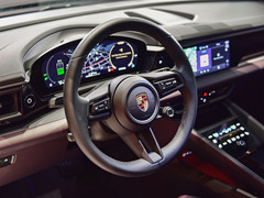 2024款 Macan 4