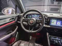 2024款 Macan 4