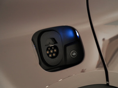 2024款 Macan 4
