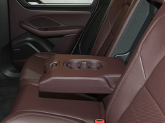 2024款 Macan 4