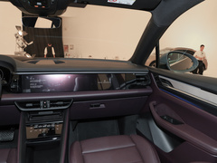 2024款 Macan 4