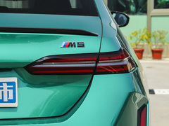 2025款 M5 
