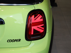 2023款 1.5T COOPER CABRIO 艺术家