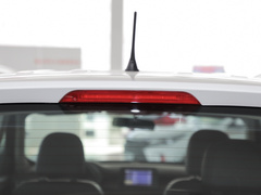 2022款 1.5L 舒适型客车(螺旋簧)8座