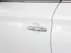 2022款 1.5L 舒适型客车(螺旋簧)8座