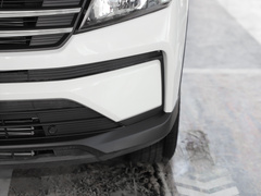 2022款 1.5L 舒适型客车(螺旋簧)8座