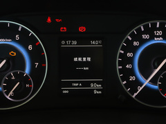 2022款 1.5L 舒适型客车(螺旋簧)8座