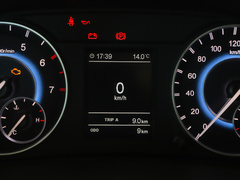 2022款 1.5L 舒适型客车(螺旋簧)8座
