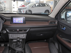 2022款 1.5L 舒适型客车(螺旋簧)8座