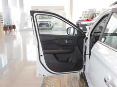 2022款 1.5L 舒适型客车(螺旋簧)8座
