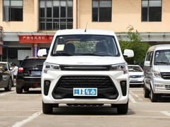 2022款 1.5L 舒适型客车(螺旋簧)7座