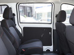 2022款 1.5L 舒適型客車(螺旋簧)7座
