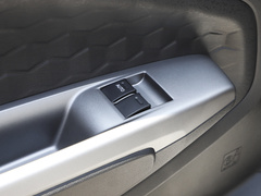 2022款 1.5L 舒適型客車(螺旋簧)7座