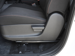2022款 1.5L 舒适型客车(螺旋簧)7座