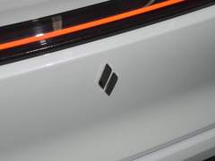2023款 605km 猎光