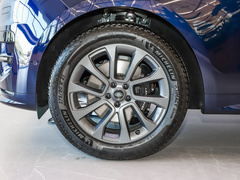 2023款 P400 Dynamic SE