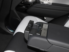 2023款 P400 Dynamic SE