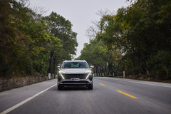 2023款 2.0T 两驱舒享版