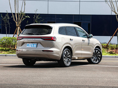 2022款 1.5T 增程式 四驱豪华版