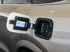 2022款 1.5T 增程式 四驱豪华版