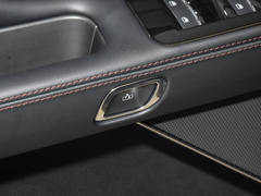 2022款 3.0T V6 四驱尊享版
