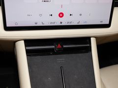 2022款 1.5T 增程式 四驱旗舰版