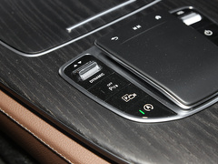 2022款 三次改款 E 300 L 时尚型 运动轿车 