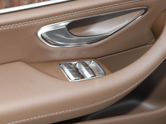 2022款 三次改款 E 300 L 豪华型 轿车 