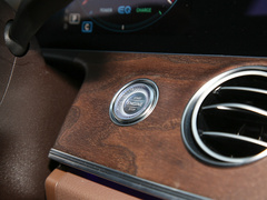 2022款 三次改款 E 300 L 豪华型 轿车 