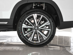 2023款 2.0T 两驱豪华型PLUS
