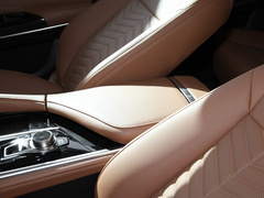 2023款 2.0T 两驱豪华型PLUS