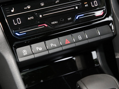 2022款 改款 TSI330 5座两驱奢享版