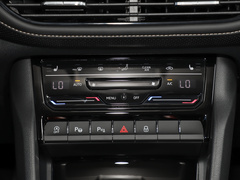 2022款 改款 TSI330 5座两驱奢享版