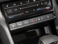 2022款 改款 TSI330 7座两驱奢享版
