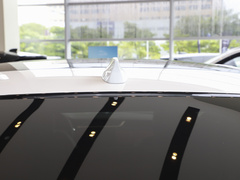2022款 XFL 2.0T P250 两驱精英运动版