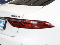 2022款 XFL 2.0T P250 两驱精英运动版