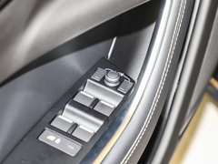 2022款 2.0T 250PS R-DYNAMIC S进取运动版