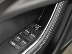 2022款 2.0T 250PS R-DYNAMIC S进取运动版