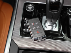 2022款 2.0T 250PS R-DYNAMIC S进取运动版