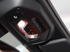 2022款 sDrive 25i M运动曜夜套装 